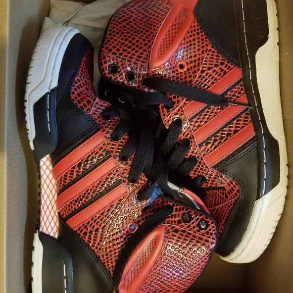 Adidas Sneakers - Picture 1 of 4